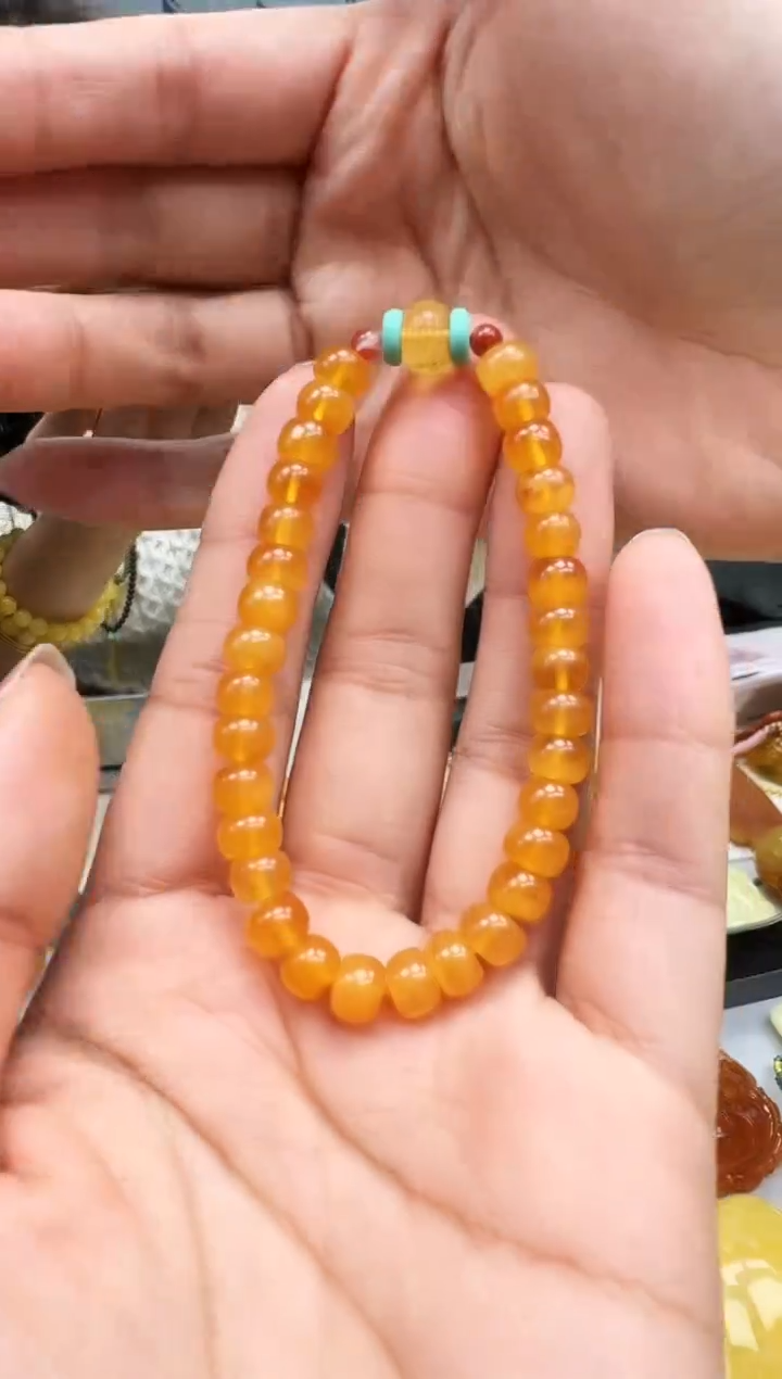 【闪购商品】琥珀裸石未镶嵌手串
