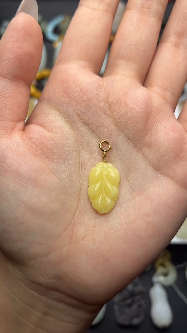 蜜蜡颈饰未镶嵌树叶