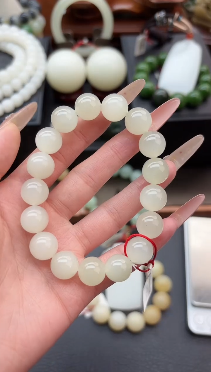 未镶嵌手串和田玉董小姐推荐 多样性发货 拍一发一bk12