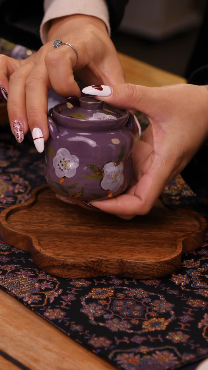 【闪购商品】紫色山茶花手抓壶