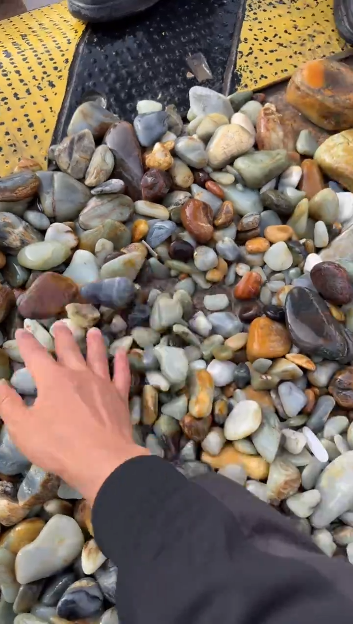 未镶嵌戒指和田玉（糖玉）和田玉