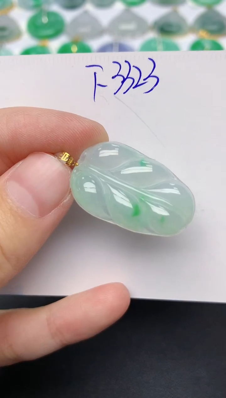 颈饰18K金镶嵌翡翠天然缅甸A货翡翠百元以上9元证书费自理