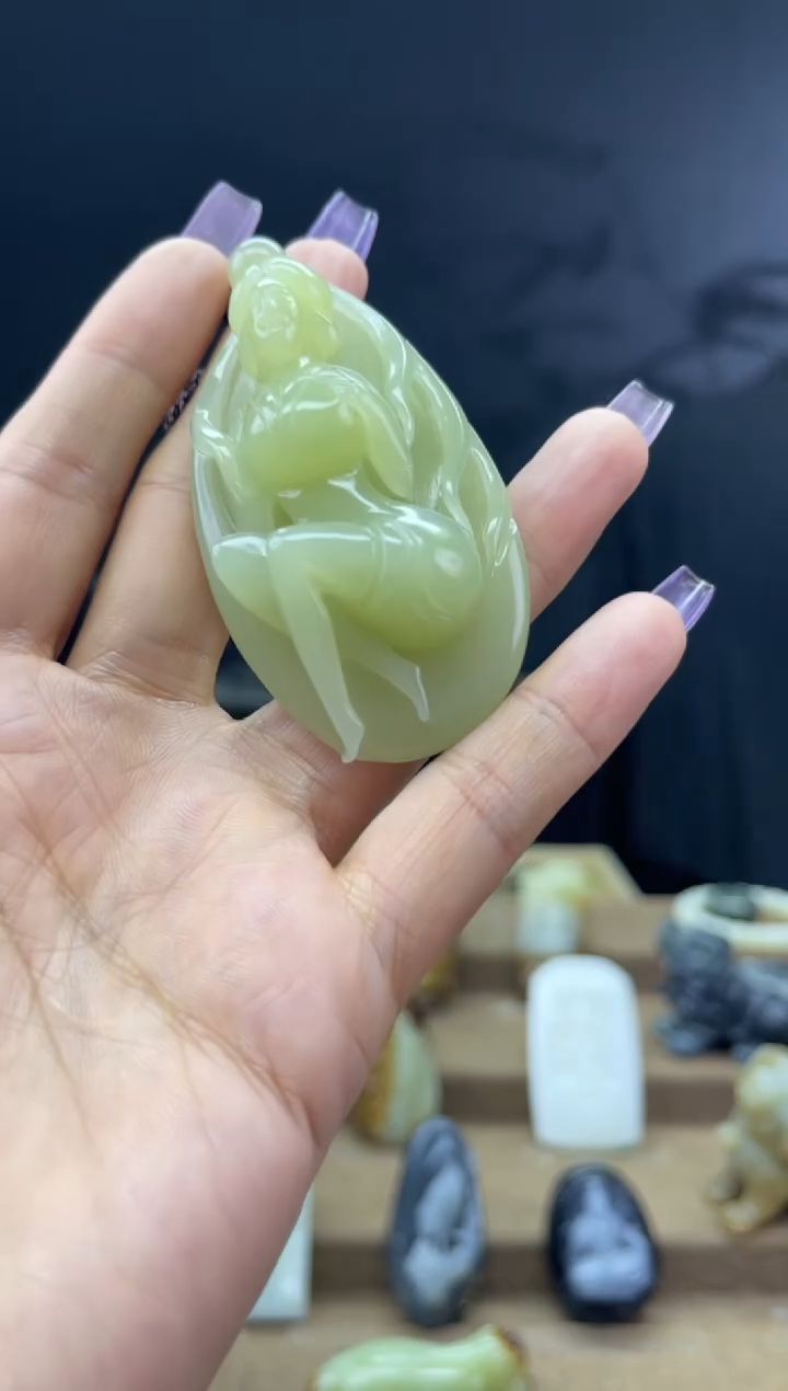 颈饰未镶嵌和田玉1