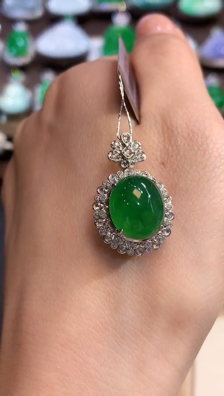 吊坠(不含链)18K金镶嵌翡翠A82