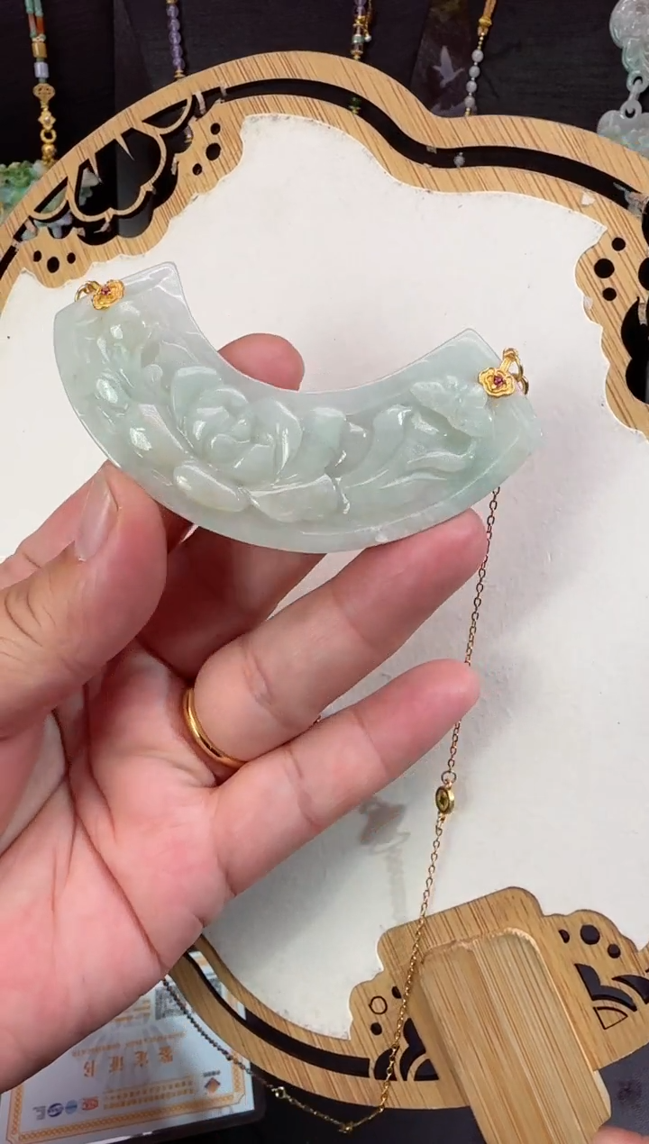 【闪购商品】翡翠颈饰未镶嵌牌子