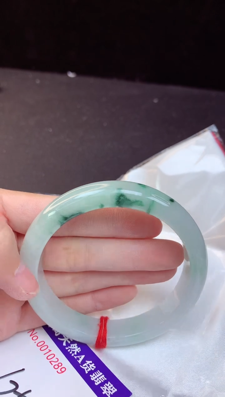 【闪购商品】翡翠手镯未镶嵌60+