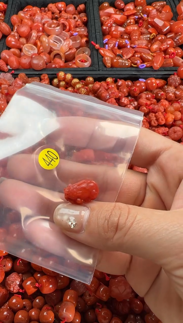 【闪购商品】南红玛瑙颈饰未镶嵌1