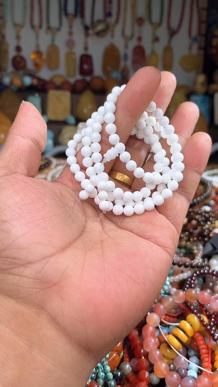 颈饰未镶嵌翡翠是****客 一物一拍 168774