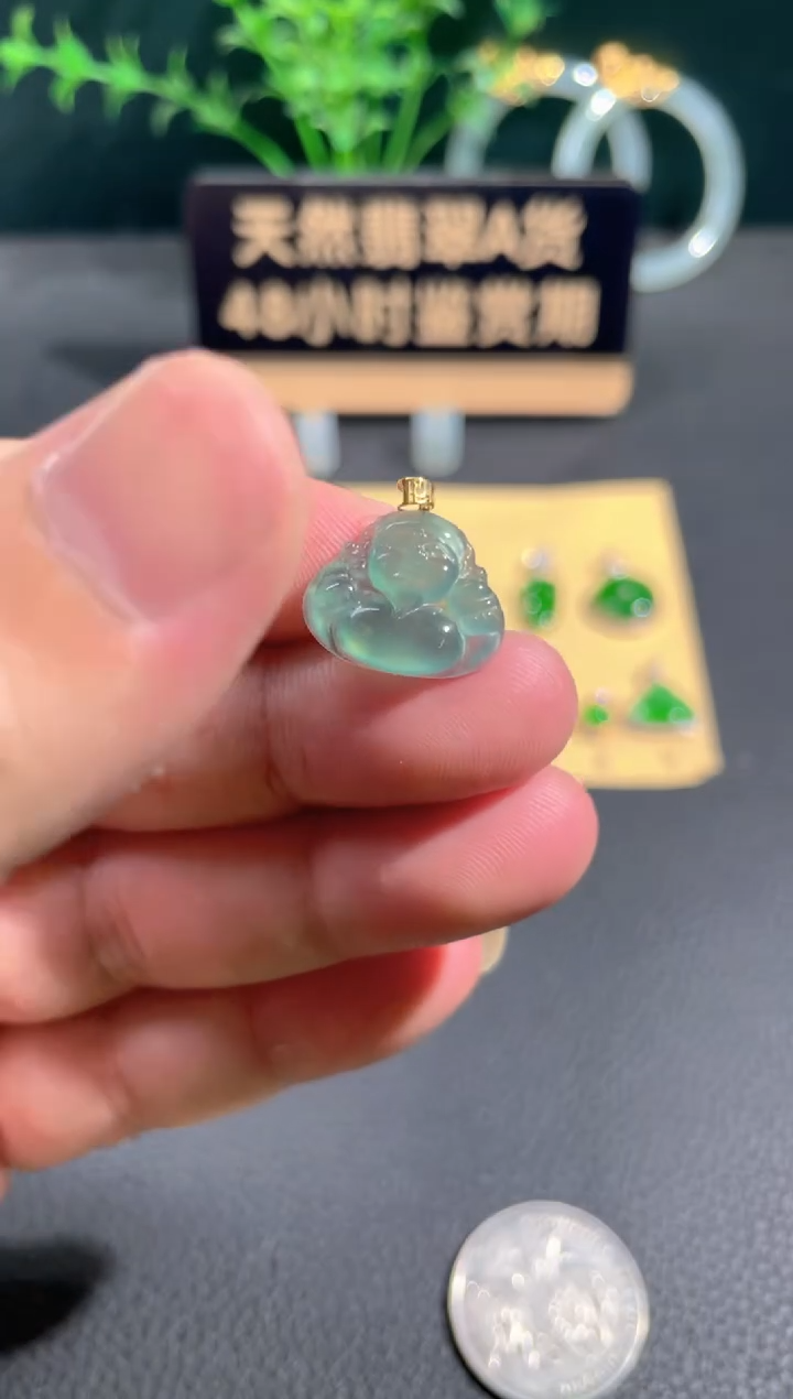 翡翠18K金镶嵌颈饰翡翠