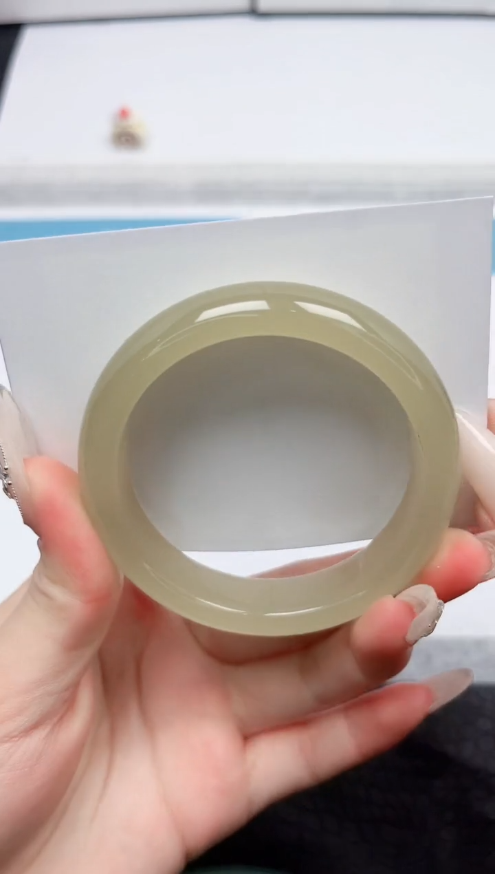 【闪购商品】石英质玉手镯未镶嵌134-54.5