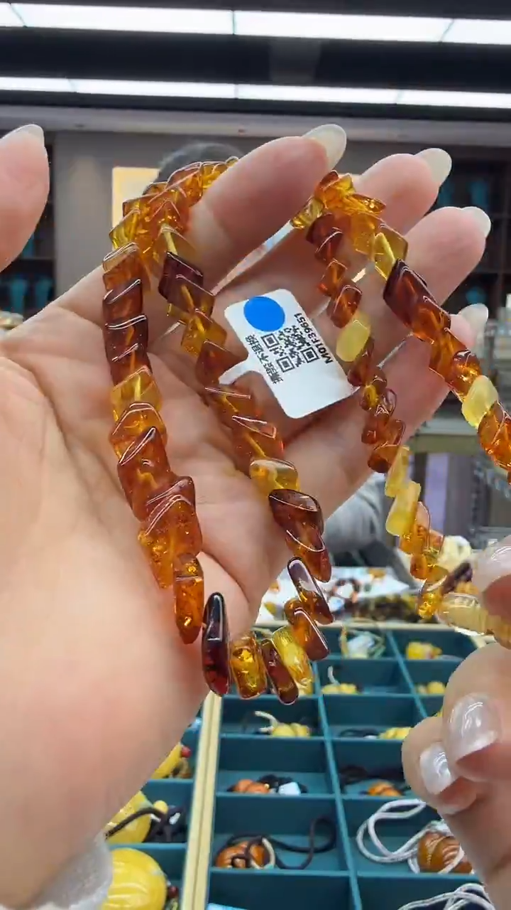 琥珀颈饰未镶嵌61秒拍号 假一罚三 