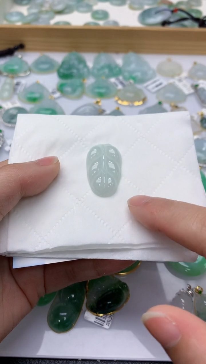 颈饰未镶嵌翡翠天然A货