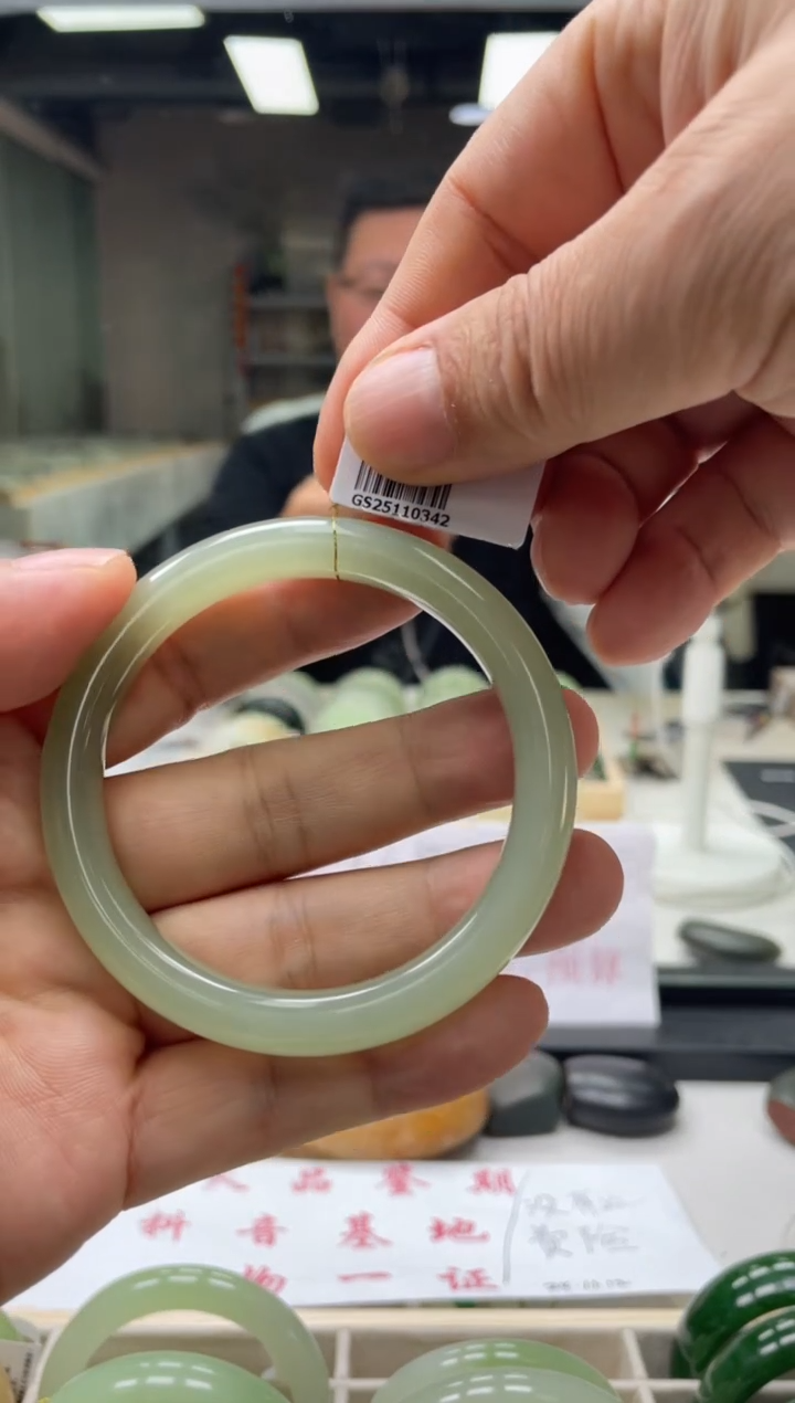 【闪购商品】和田玉手镯未镶嵌编码0342圈口60-61