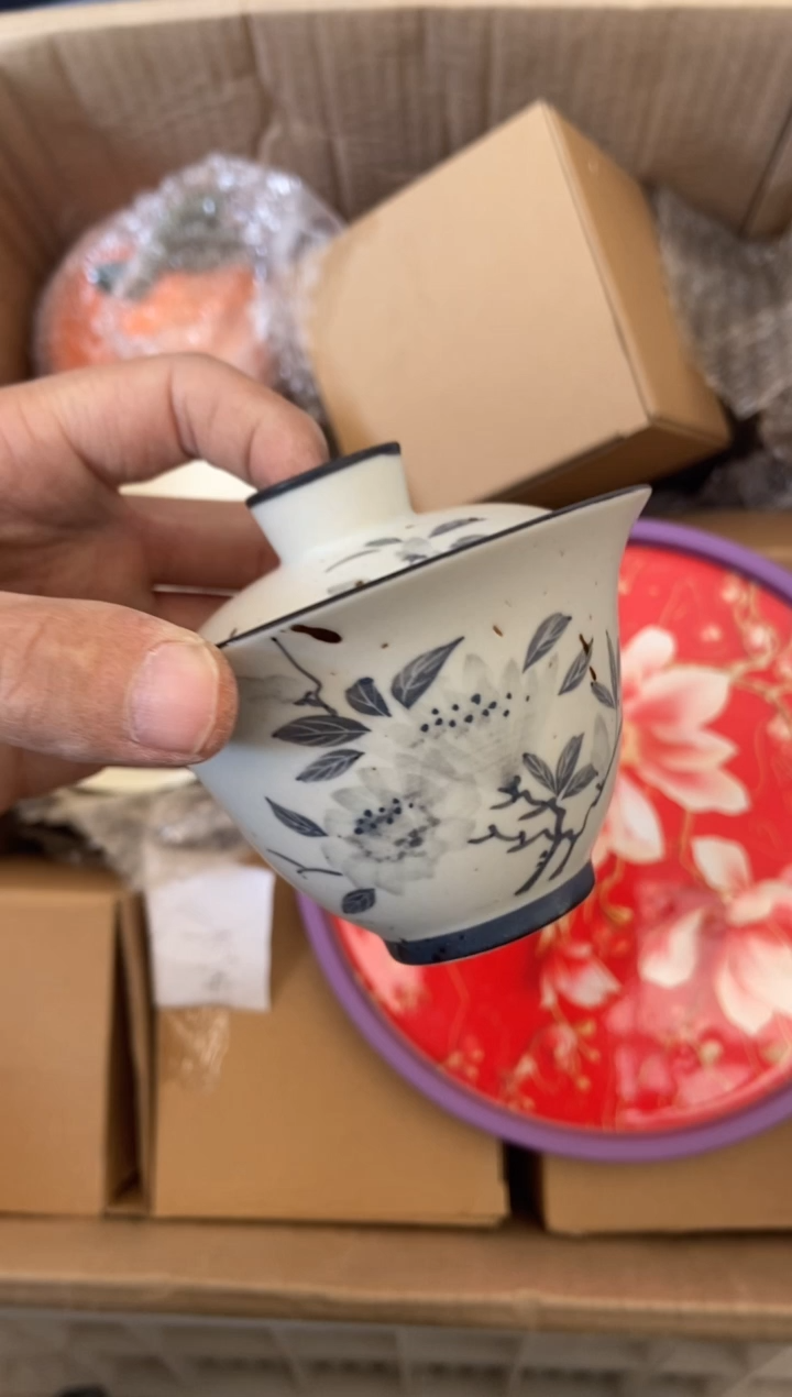 杯无运费险有瑕疵的摄影的产品有使用过的痕迹有点脏介意勿拍