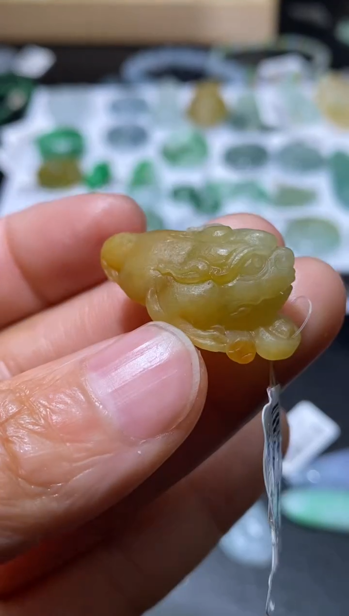 【闪购商品】定制翡翠未镶嵌翡翠毛货~
