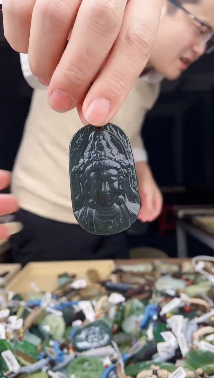 颈饰未镶嵌和田玉1