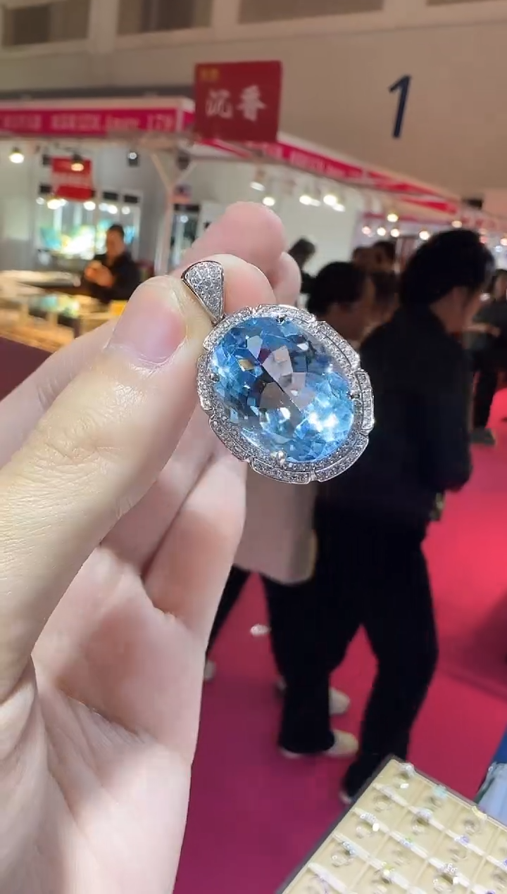 颈饰银S925镶嵌托帕石25ct