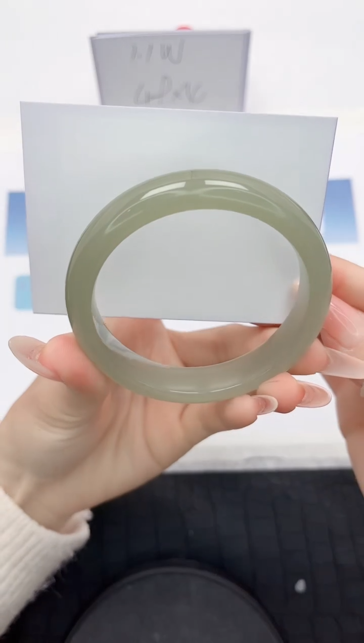 【闪购商品】石英质玉手镯未镶嵌L223-60