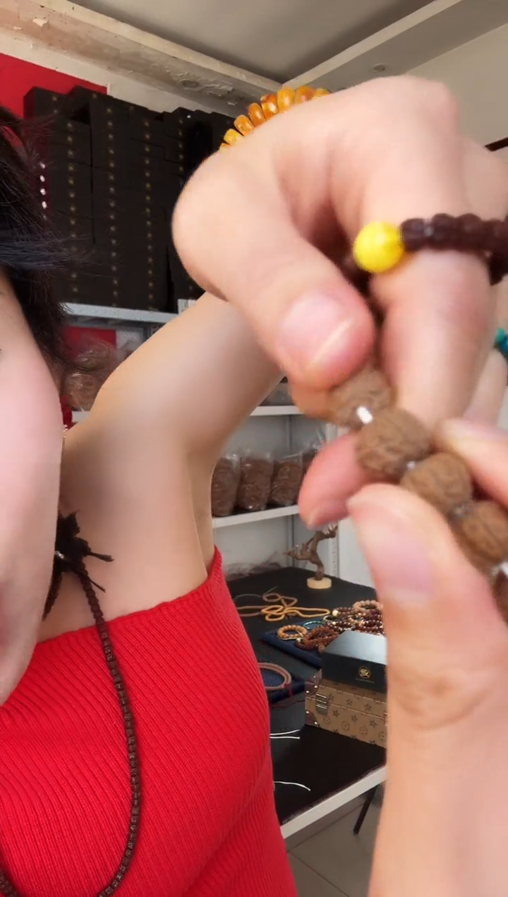 金刚菩提吊坠碟中碟天价老树王手持