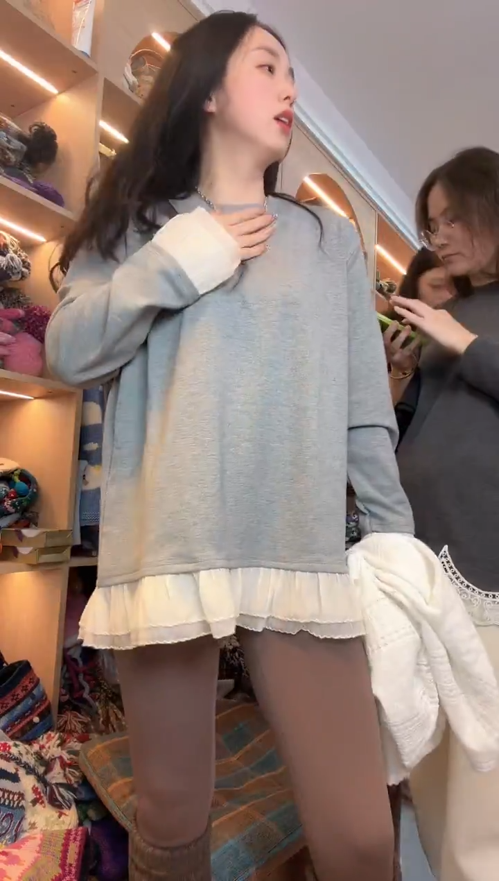 羊毛灰色蕾丝边打底