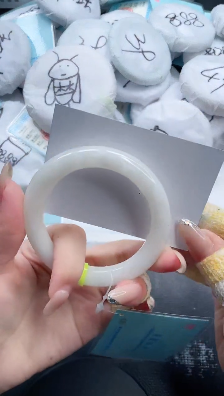 和田玉手镯未镶嵌25V162-58