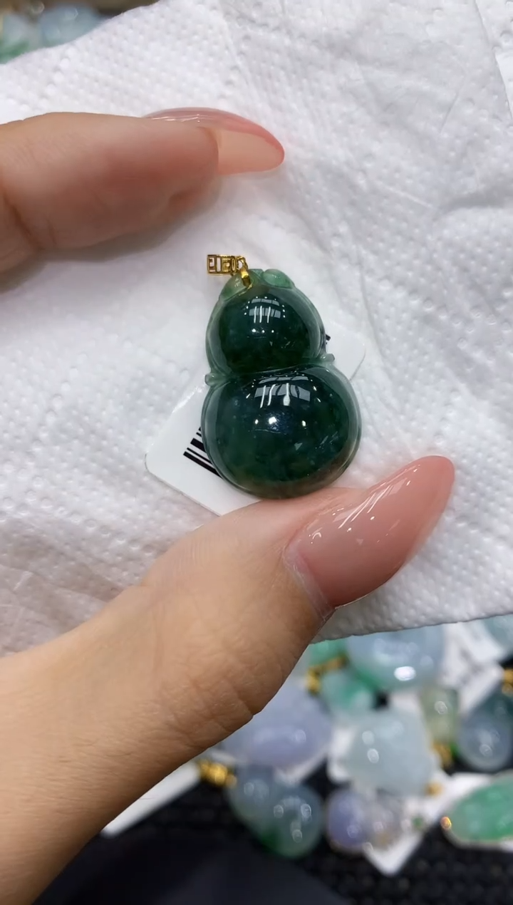 颈饰18K金镶嵌翡翠111111111111