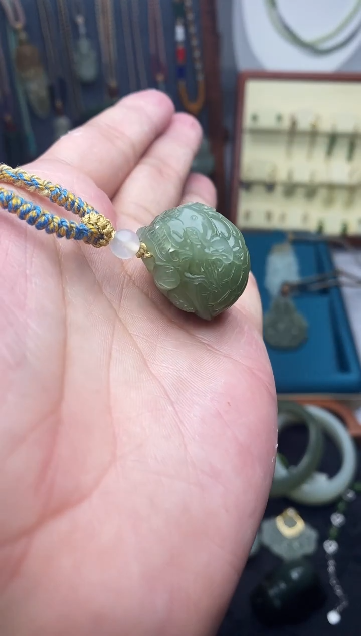 颈饰未镶嵌和田玉1