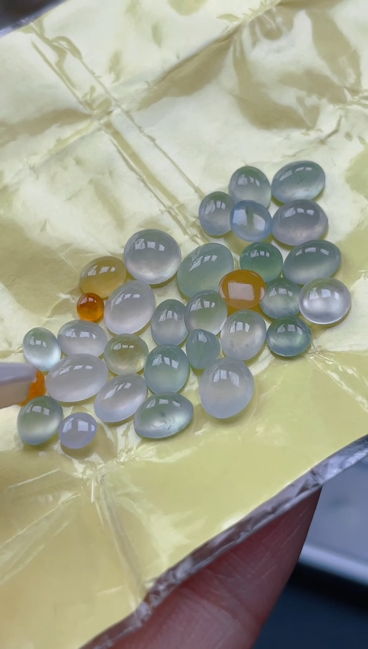 未镶嵌定制翡翠天然翡翠蛋面44