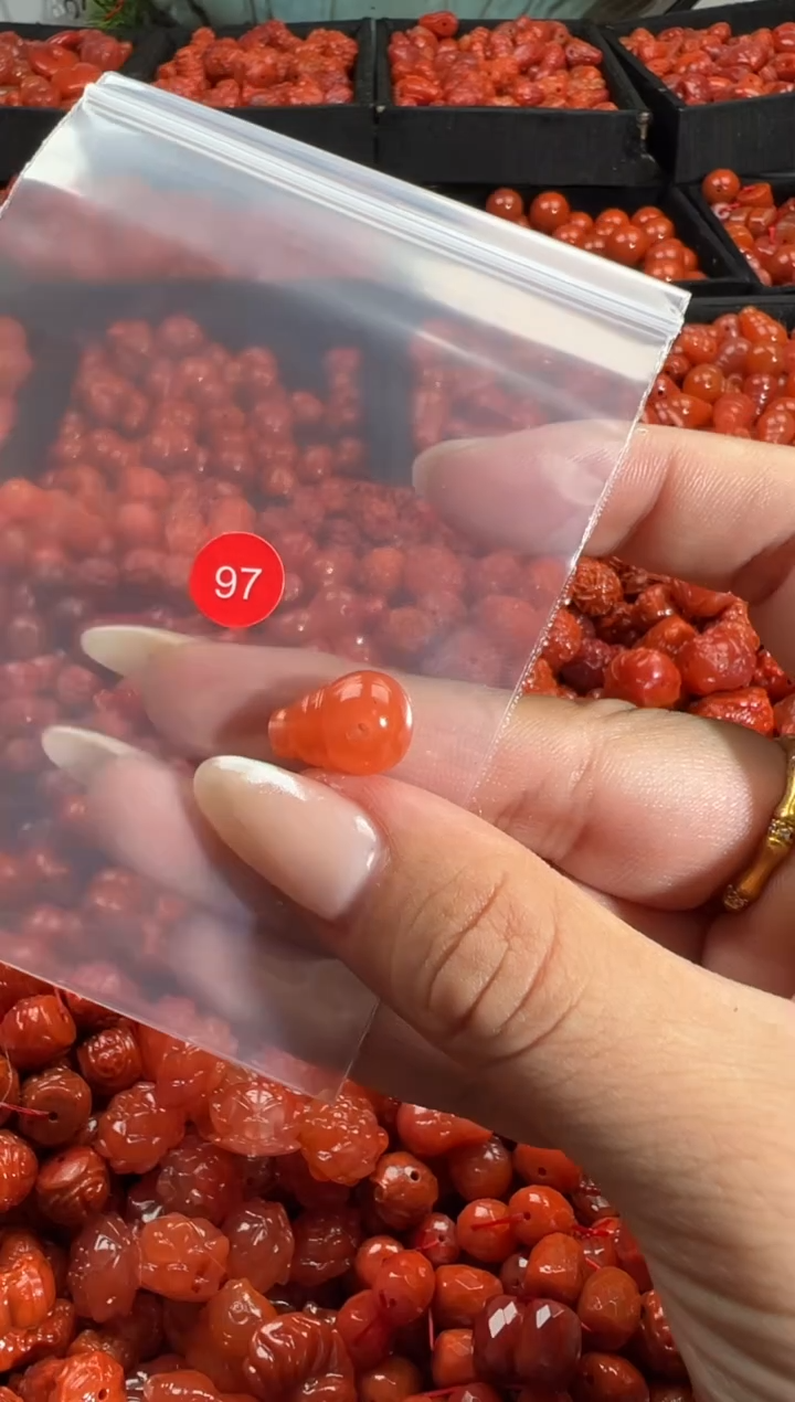 颈饰未镶嵌南红玛瑙1