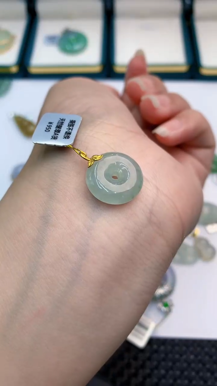 【闪购商品】翡翠颈饰18K金镶嵌            8