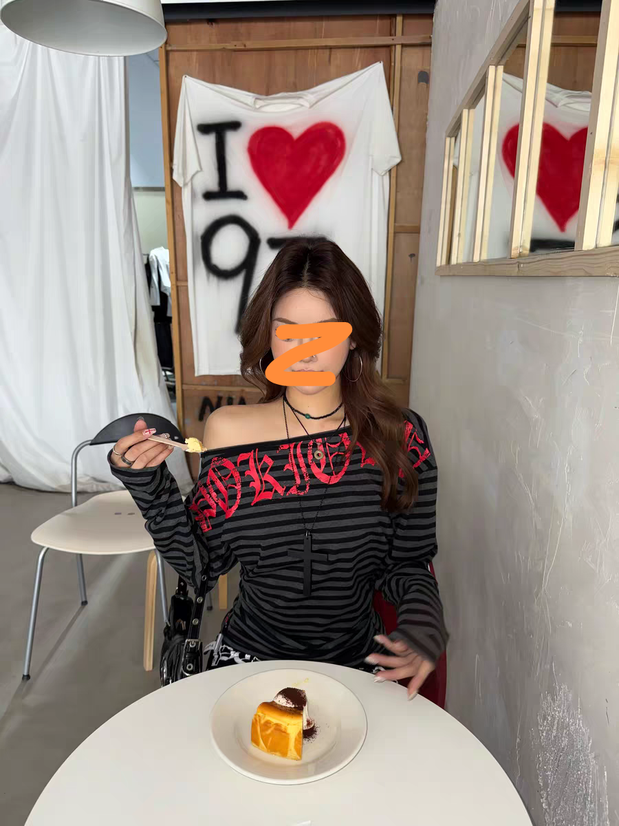 花生酱 原创条纹轻亚风斜肩显瘦双面穿收腰百搭上衣长袖