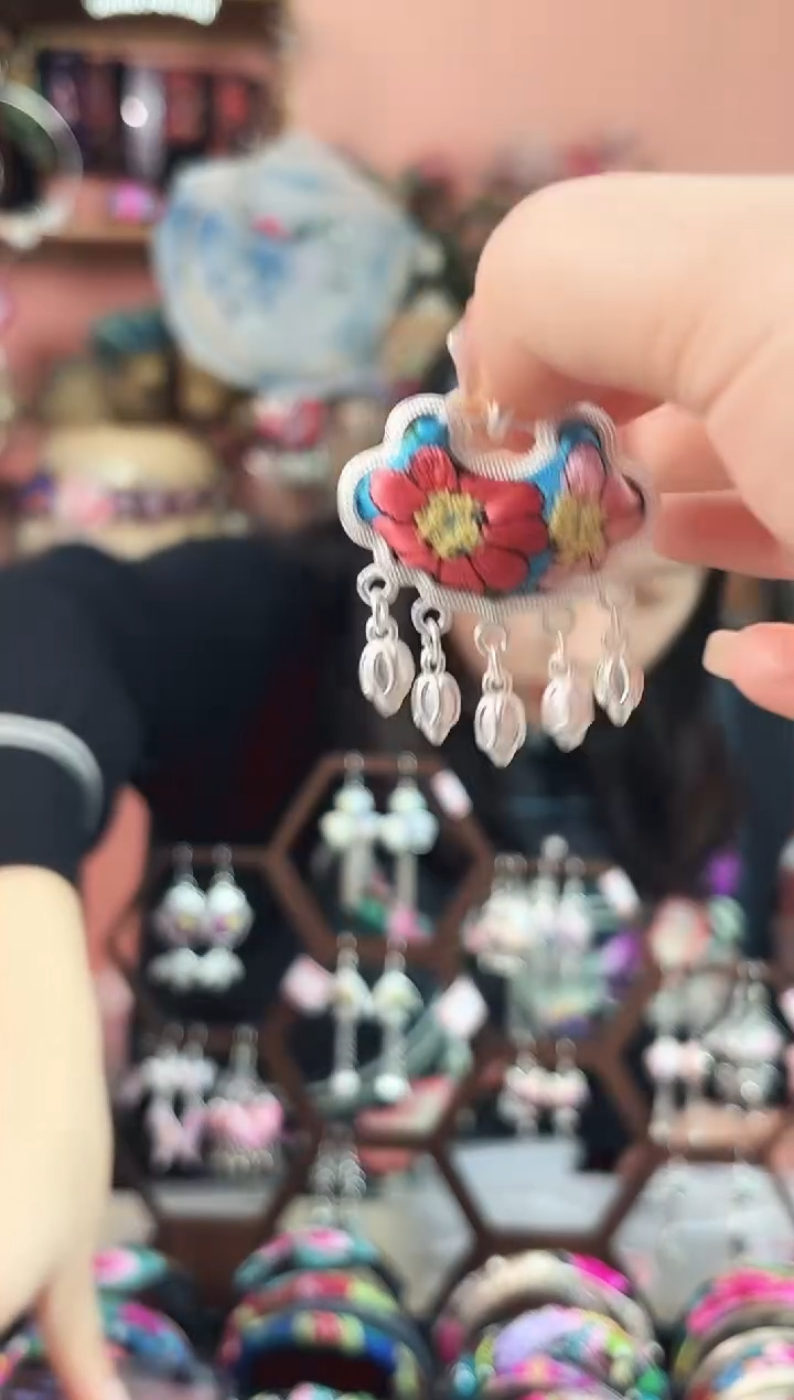 老***女艺枝独绣手工饰品1