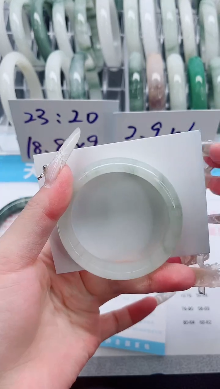 【闪购商品】石英质玉手镯未镶嵌A262-52.2