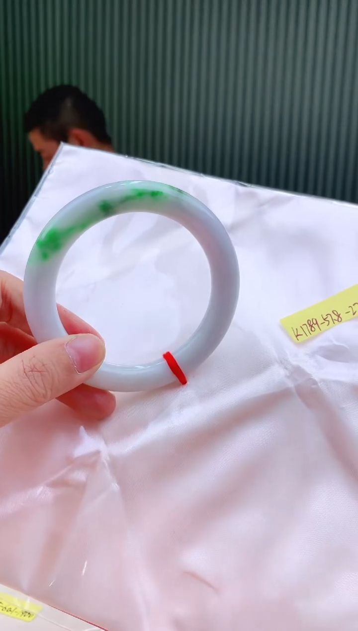 未镶嵌手镯翡翠57+