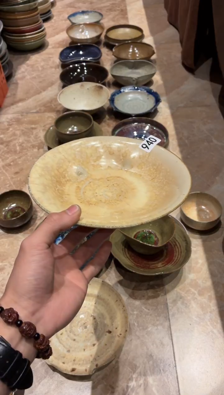 瓷片旧**忘940燕麦色反边盘1个