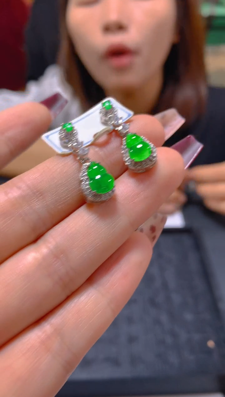 未镶嵌翡翠耳饰多样性发一