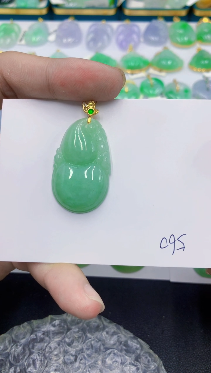 颈饰未镶嵌翡翠葑****愛翡翠