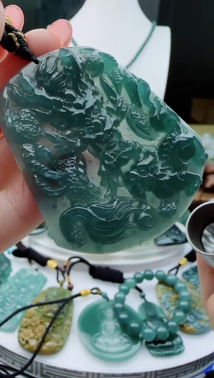 【闪购商品】翡翠颈饰未镶嵌多样性随机一件发货