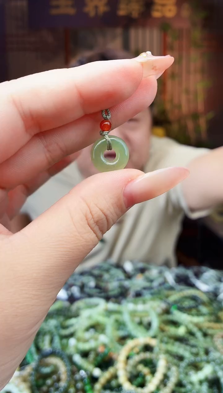 和田玉未镶嵌颈饰拍一发一