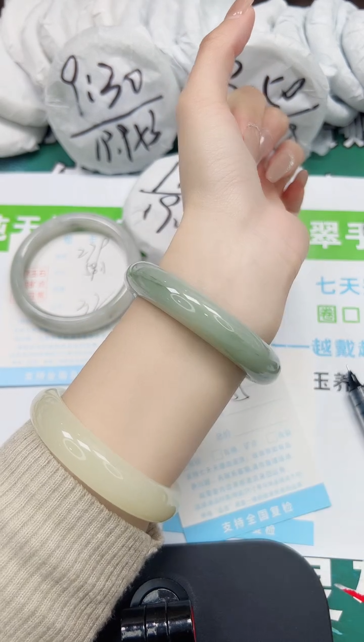 【闪购商品】石英质玉手镯未镶嵌k280-55