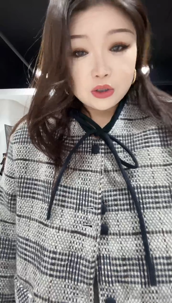 1056-外套··········