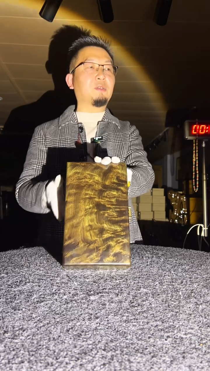 金丝楠木雕款金*金丝楠木盒子