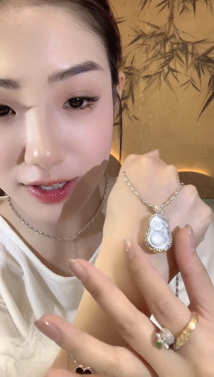 【闪购商品】翡翠吊坠(不含链)18K金镶嵌C61