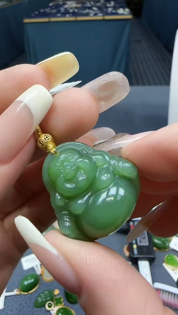 【闪购商品】和田玉挂件18K金镶嵌1
