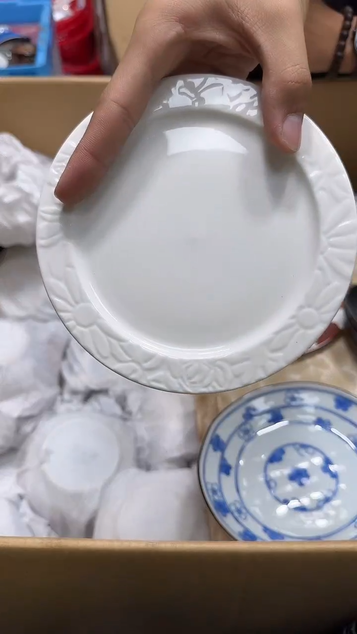 瓷片❄**晨362        