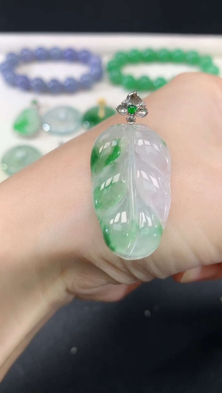 吊坠(不含链)18K金镶嵌翡翠叶子|1880