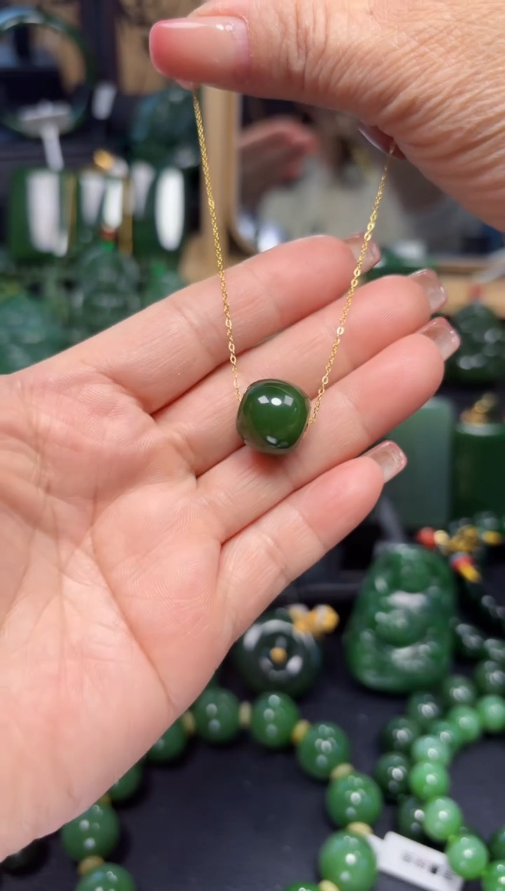 【闪购商品】和田玉（碧玉）吊坠(赠链)18K金镶嵌1