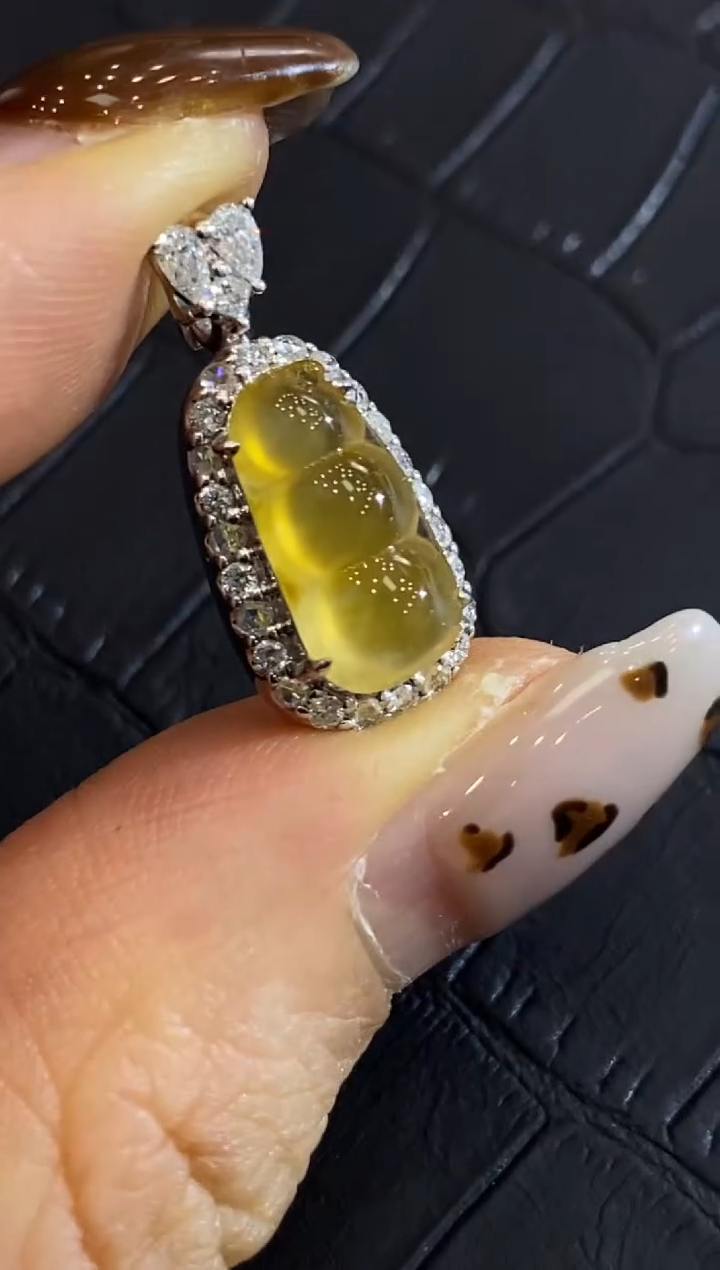 颈饰18K金镶嵌翡翠收到货48小时鉴赏期（超时不退不换）