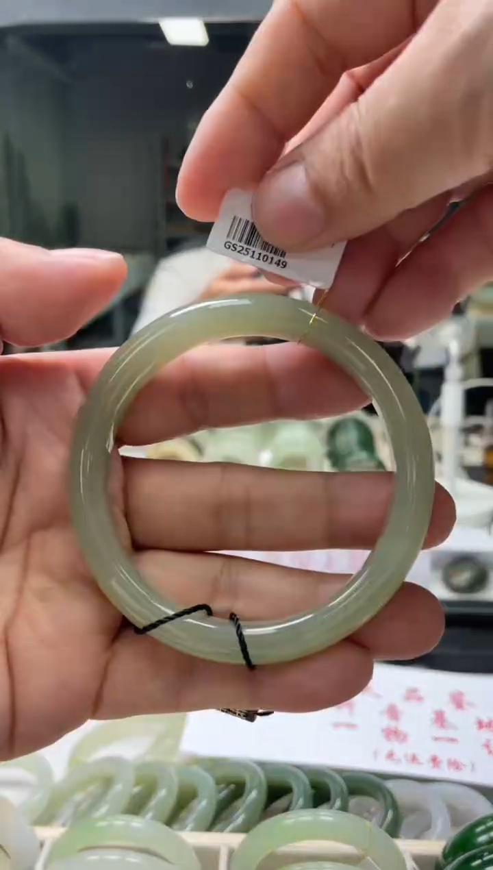 【闪购商品】和田玉手镯未镶嵌编码 0149圈口63-64