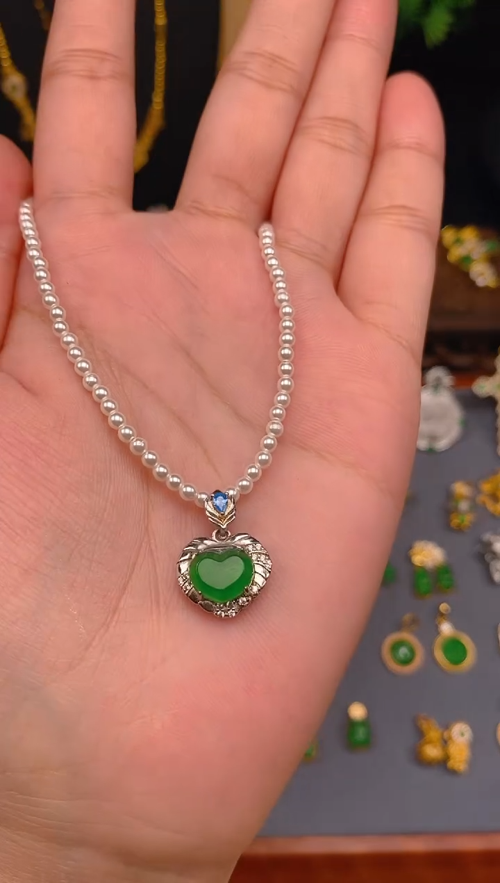 【闪购商品】翡翠吊坠(不含链)银S925镶嵌爱心吊坠